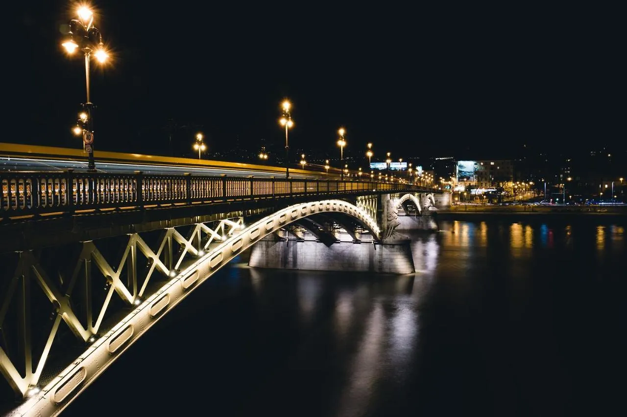 Central Studio Budapešť 0*,  Maďarsko